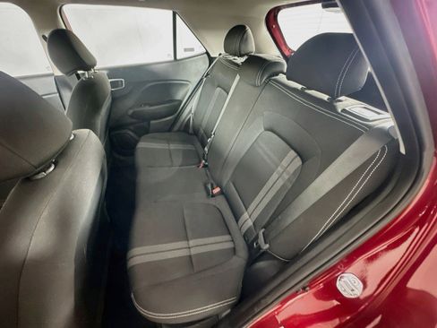Used 2025 Hyundai Venue SEL FWD image 27