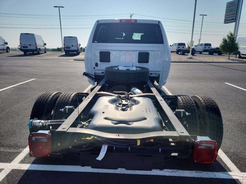 New 2026 RAM 5500 Tradesman AWD/4WD image 20