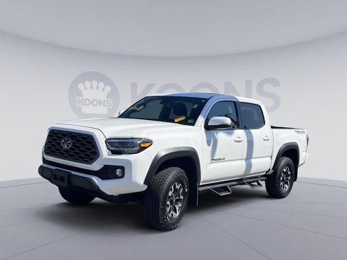 Used 2023 Toyota Tacoma TRD Off-Road w/ Technology Package AWD/4WD image 1