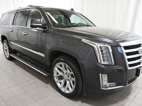 Used 2017 Cadillac Escalade ESV Premium Luxury image 15