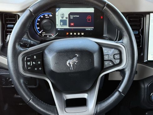 Certified 2022 Ford Bronco Wildtrak image 11