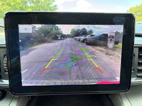 Used 2022 Ford Explorer XLT w/ Equipment Group 202A RWD image 28