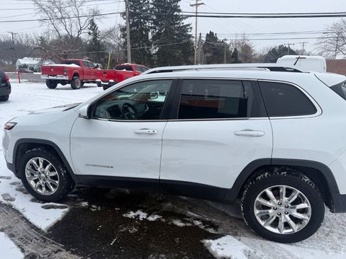 Used 2015 Jeep Cherokee Limited image 9