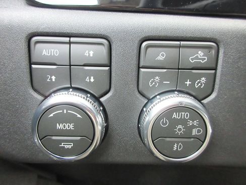 New 2026 GMC Sierra 2500 SLT image 17