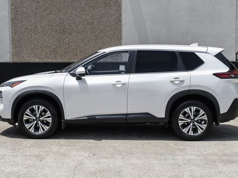 Used 2023 Nissan Rogue SV FWD image 10