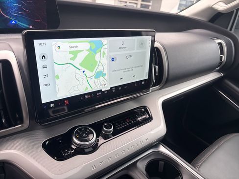 Used 2025 Ford Expedition Active image 19