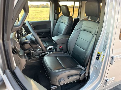 New 2023 Jeep Wrangler Sahara w/ Cold Weather Group image 11