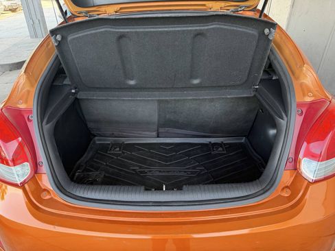 Used 2012 Hyundai Veloster w/ Style Pkg FWD image 9