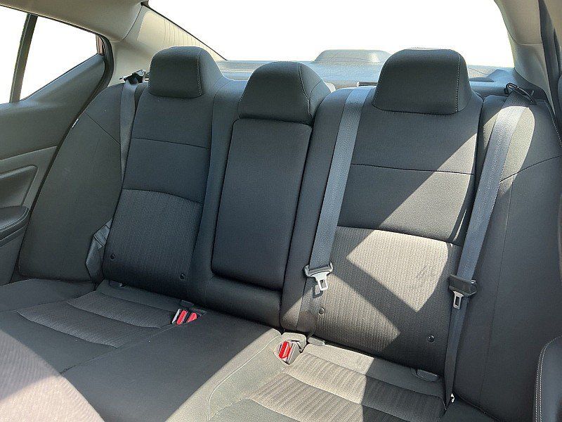 Used 2025 Nissan Altima 2.5 SV FWD image 12