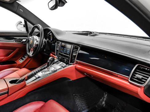 Used 2014 Porsche Panamera S image 7