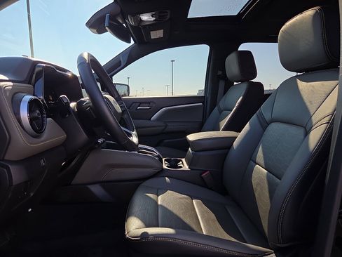 Used 2023 Chevrolet Colorado ZR2 w/ ZR2 Convenience Package III image 15