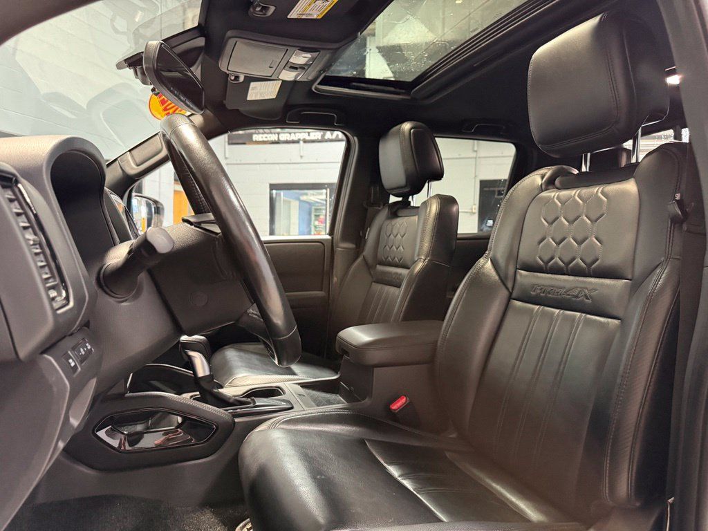 Used 2022 Nissan Frontier PRO-4X AWD/4WD image 10