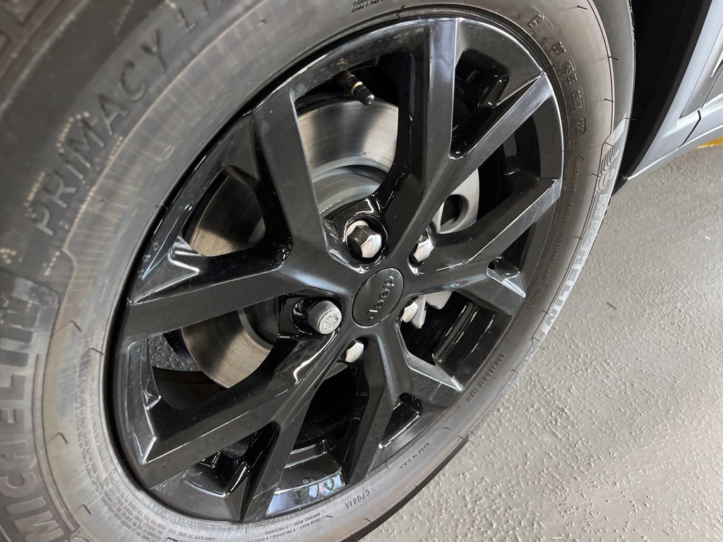 New 2026 Jeep Grand Cherokee Altitude AWD/4WD image 11