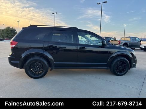Used 2019 Dodge Journey SE image 22