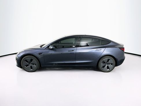 Used 2023 Tesla Model 3 Standard Range image 4