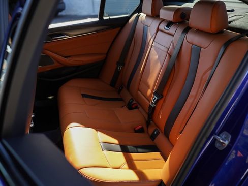 Used 2023 BMW M5 image 23