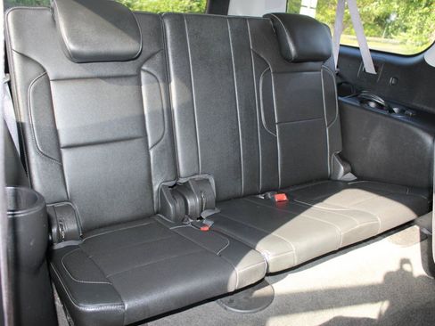 Used 2017 GMC Yukon XL SLT w/ Open Road Package AWD/4WD image 21