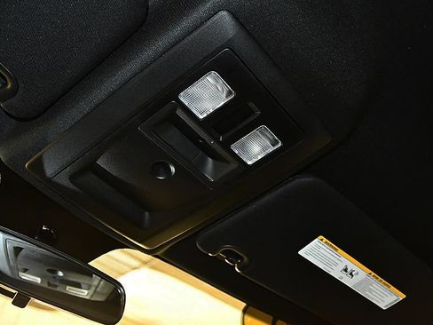 Used 2022 RAM 1500 Warlock AWD/4WD image 25