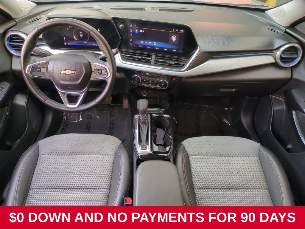 Used 2025 Chevrolet Trax LT w/ LT Convenience Package FWD image 25