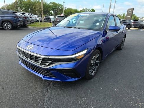 Certified 2024 Hyundai Elantra SEL w/ Convenience Package image 2