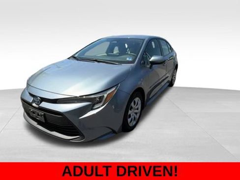 Used 2023 Toyota Corolla LE AWD/4WD image 2