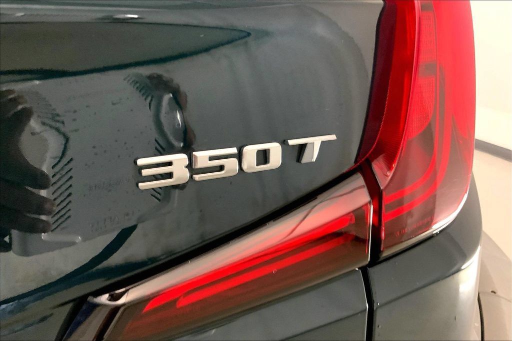 Used 2024 Cadillac XT4 Premium Luxury w/ Cold Weather Package FWD image 30
