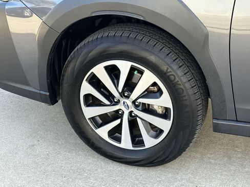 Certified 2025 Subaru Outback Premium w/ Popular Package #1A image 12