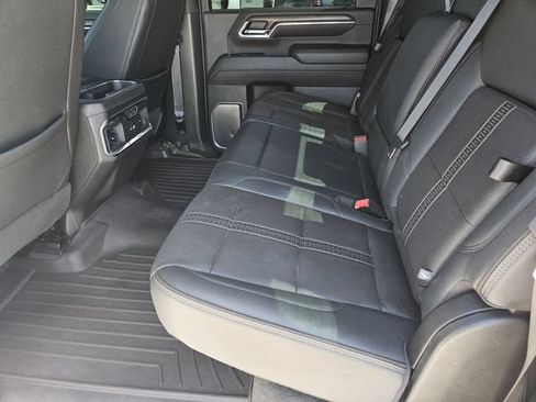 Used 2024 Chevrolet Silverado 2500 High Country w/ Technology Package AWD/4WD image 15