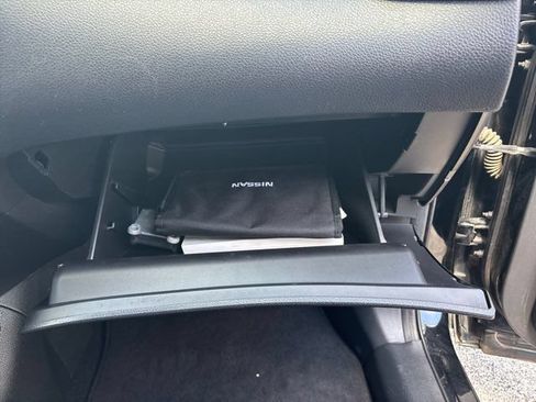 Used 2019 Nissan Rogue Sport SV w/ Technology Package FWD image 60