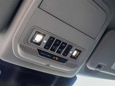 Used 2021 Ford Explorer XLT w/ Equipment Group 202A image 25