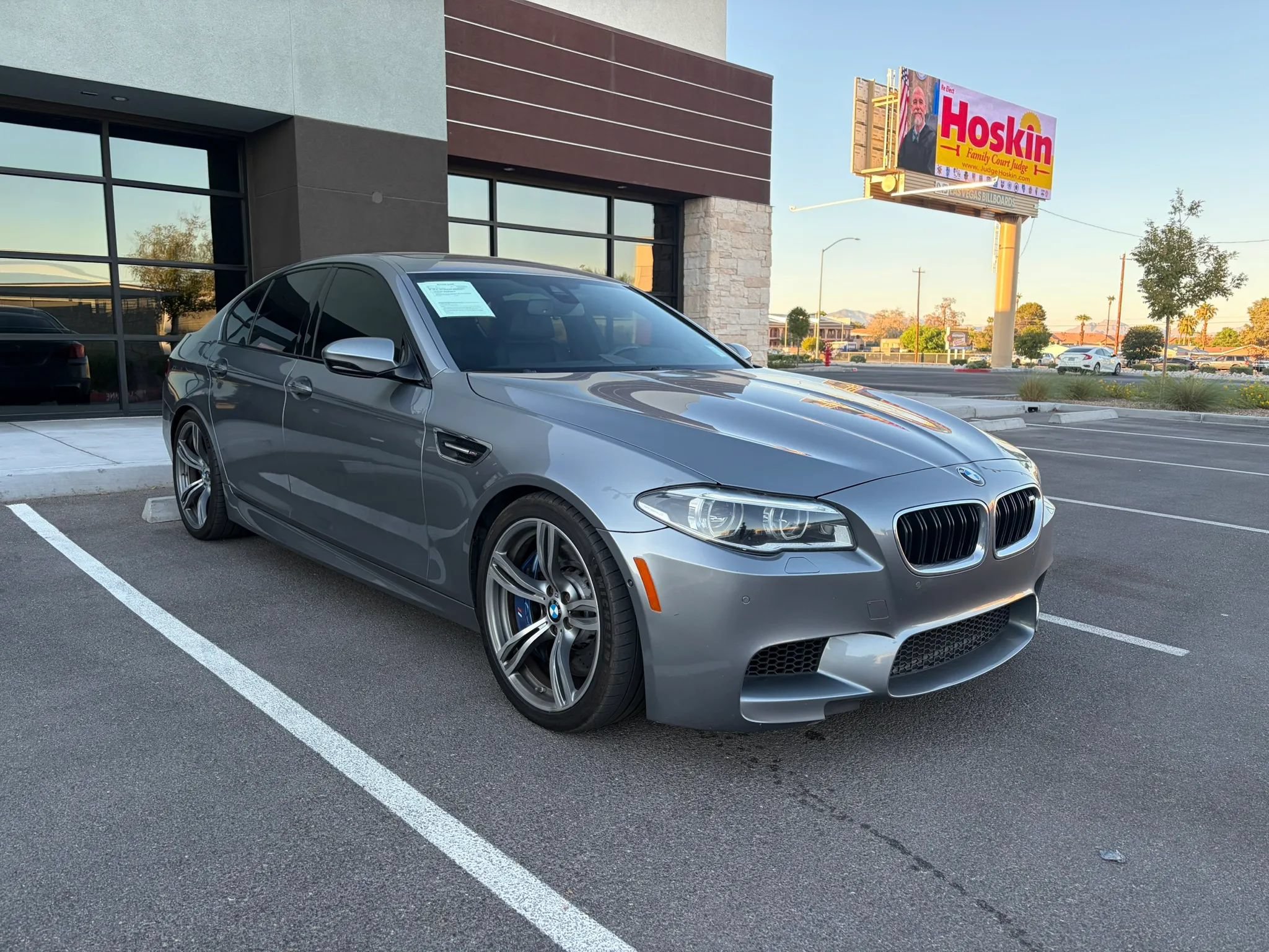 Used 2014 BMW M5 RWD image 2