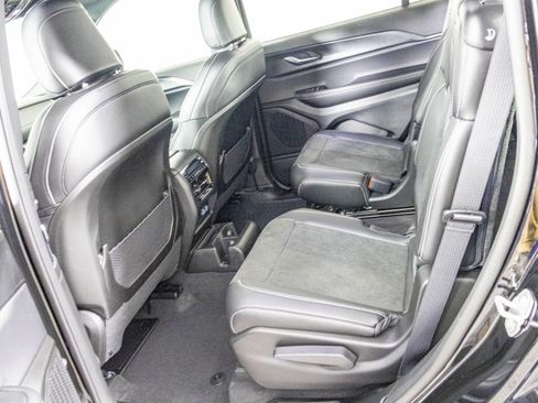 New 2025 Jeep Grand Cherokee L Altitude image 27