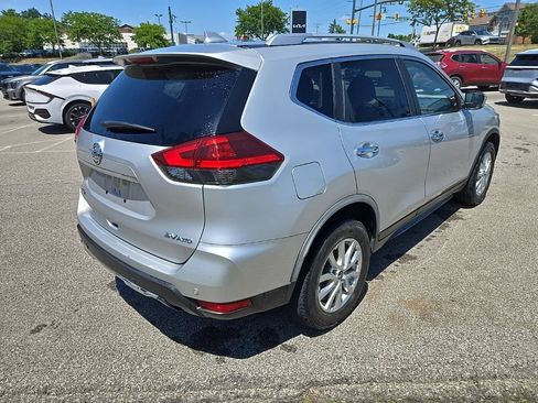 Used 2020 Nissan Rogue SV AWD/4WD image 3