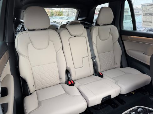 New 2026 Volvo XC90 T8 Plus image 10