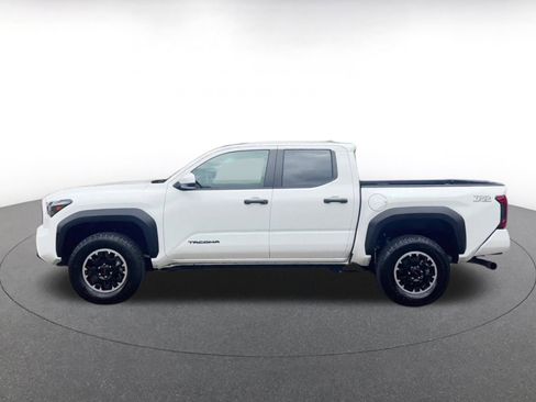 Used 2025 Toyota Tacoma TRD Off-Road image 9