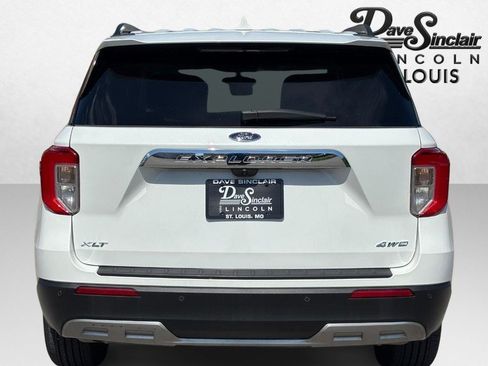 Used 2023 Ford Explorer XLT w/ Equipment Group 202A AWD/4WD image 4