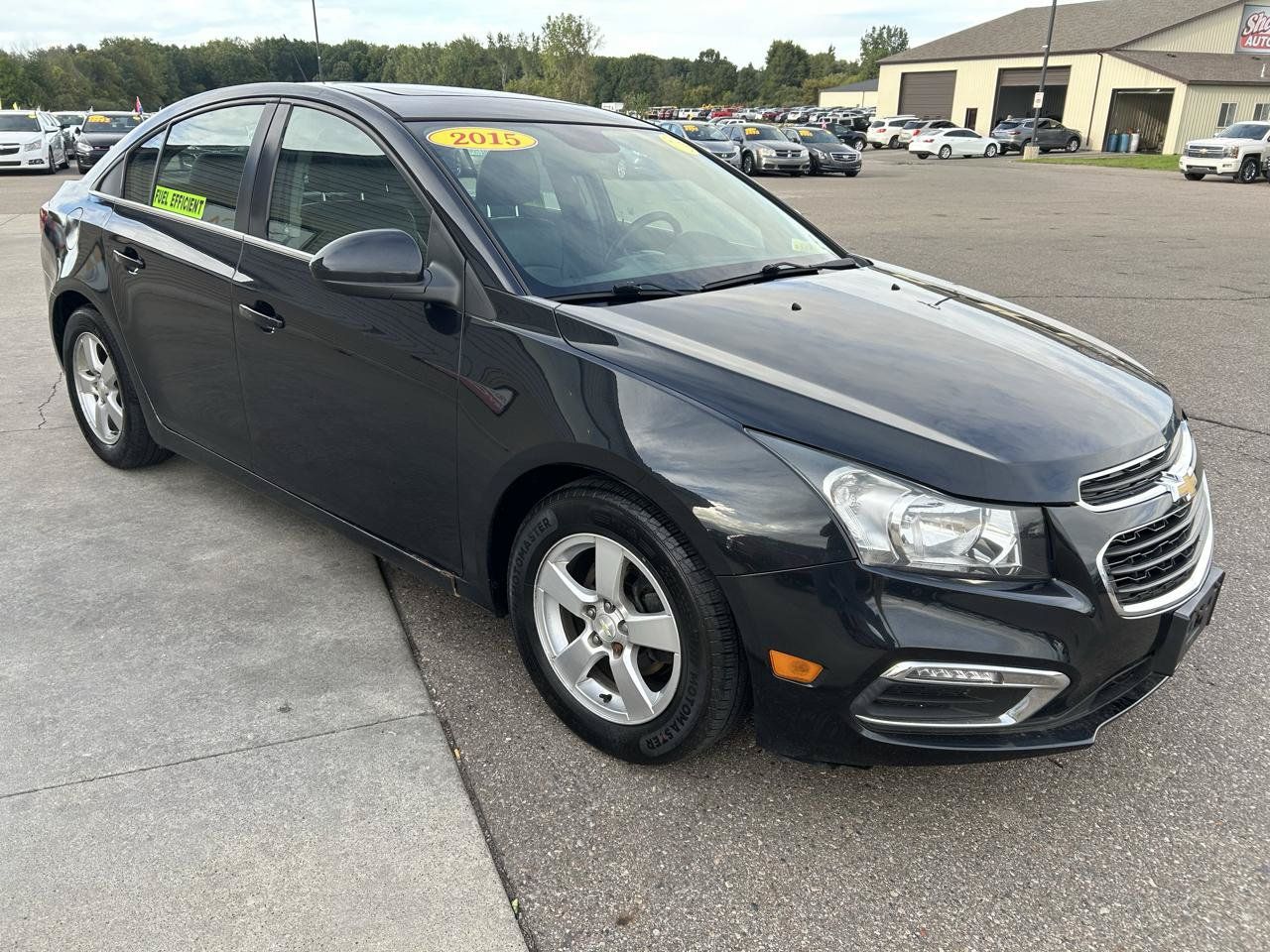 Used 2015 Chevrolet Cruze LT FWD image 3