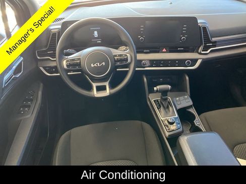 Used 2025 Kia Sportage LX AWD/4WD image 5