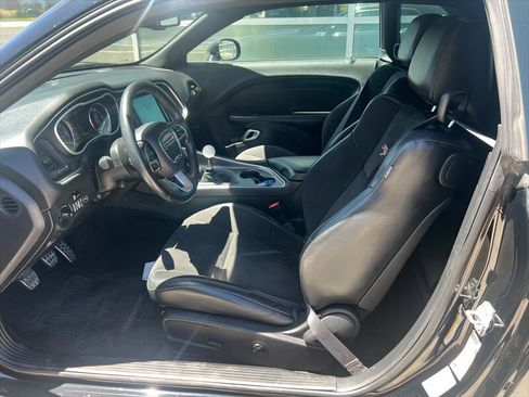 Used 2016 Dodge Challenger R/T Scat Pack w/ Leather Interior Group RWD image 9