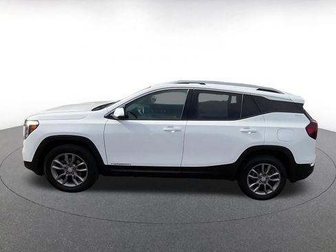 Used 2024 GMC Terrain SLT image 9