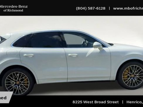 Used 2019 Porsche Cayenne Turbo AWD/4WD image 3