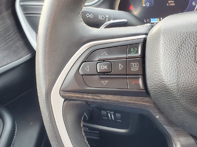 Used 2023 Jeep Grand Cherokee L Limited AWD/4WD image 11