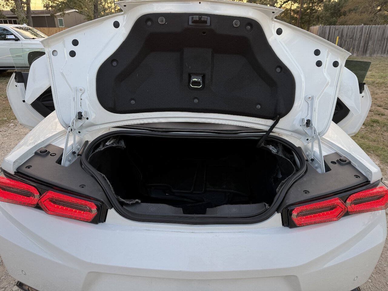 Used 2018 Chevrolet Camaro SS RWD image 17