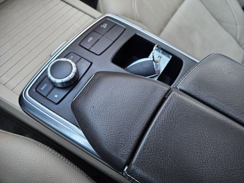 Used 2014 Mercedes-Benz GL 350 BlueTEC 4MATIC image 31