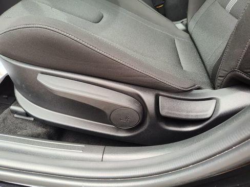 Used 2025 Hyundai Elantra SE image 21