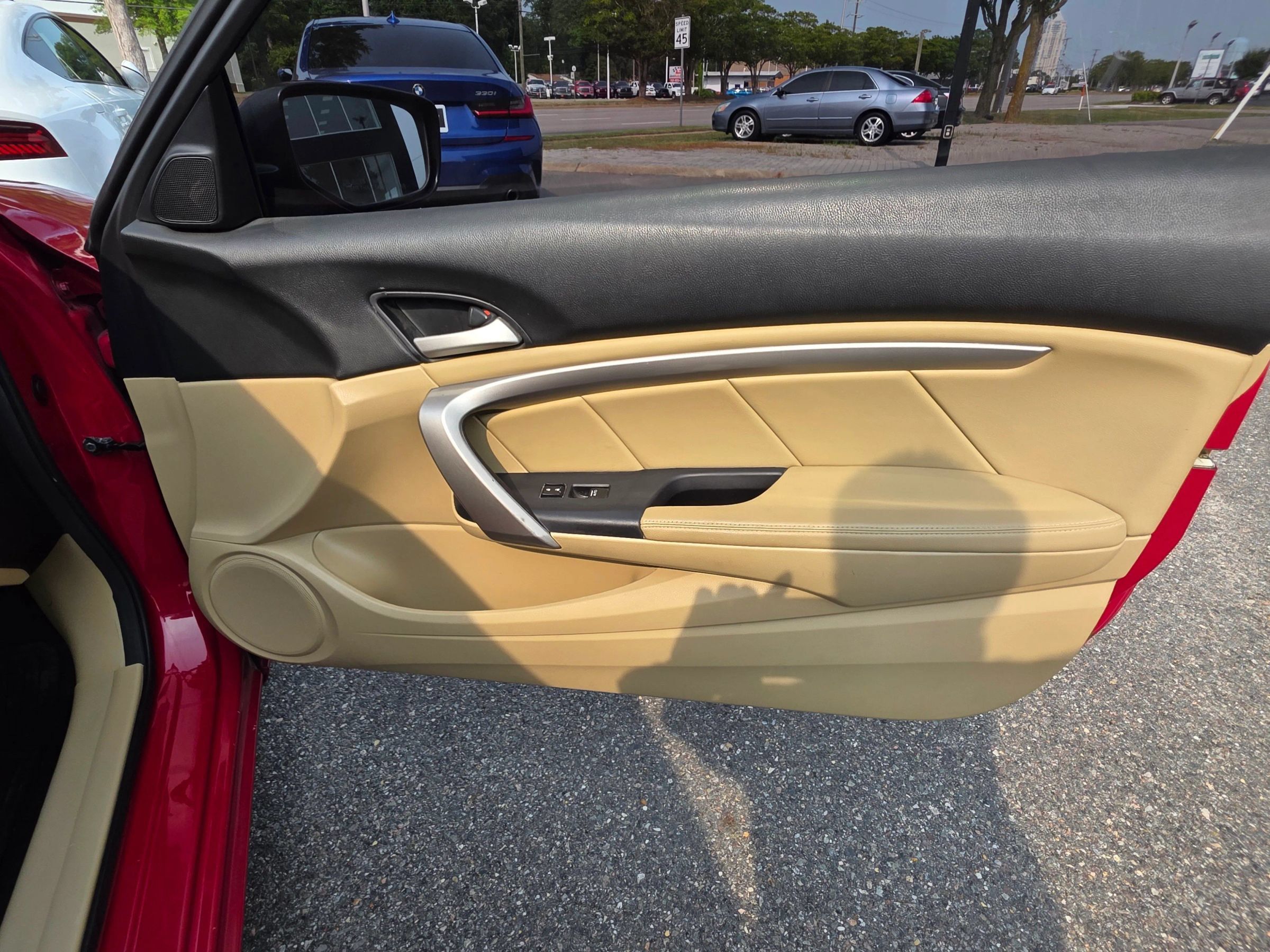 Used 2010 Honda Accord EX-L image 25