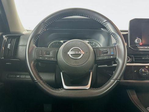 Used 2024 Nissan Pathfinder SV image 18