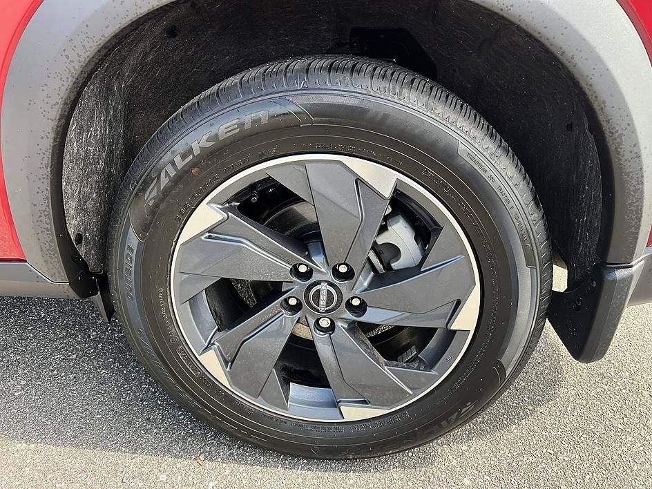 Certified 2026 Nissan Rogue SV w/ SV Premium Package FWD image 10