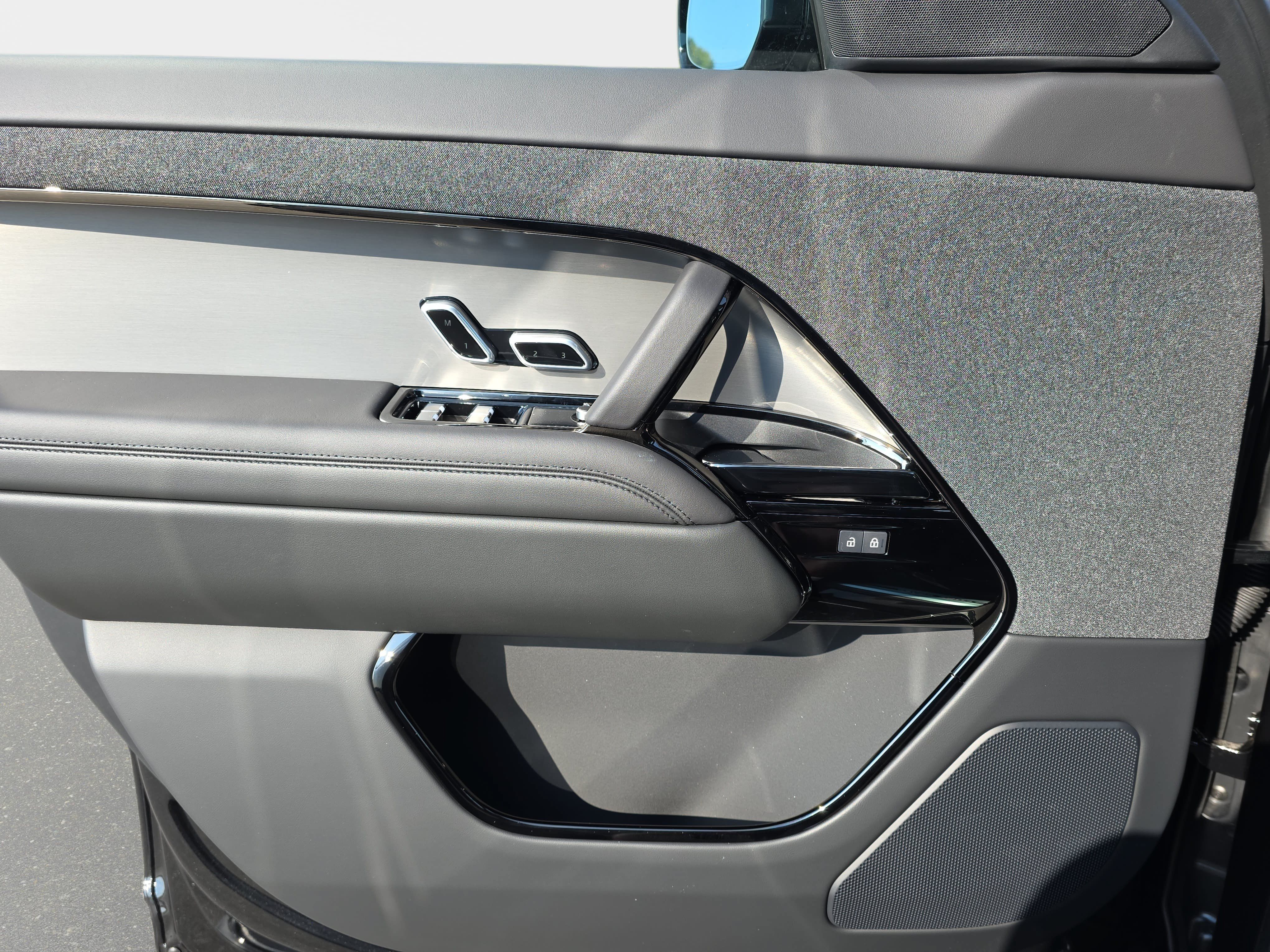New 2027 Land Rover Range Rover Sport Dynamic SE AWD/4WD image 27