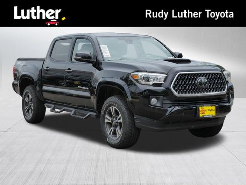 Certified 2018 Toyota Tacoma TRD Sport AWD/4WD image 1